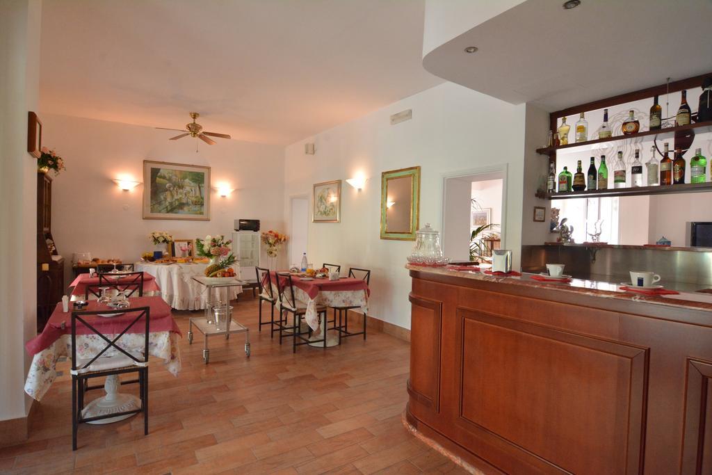Hotel Galassi Нумана Екстериор снимка