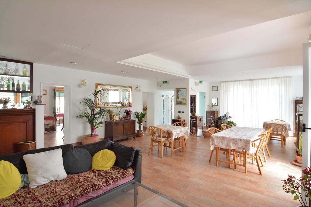 Hotel Galassi Нумана Екстериор снимка