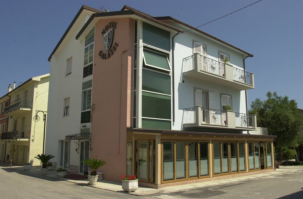 Hotel Galassi Нумана Екстериор снимка